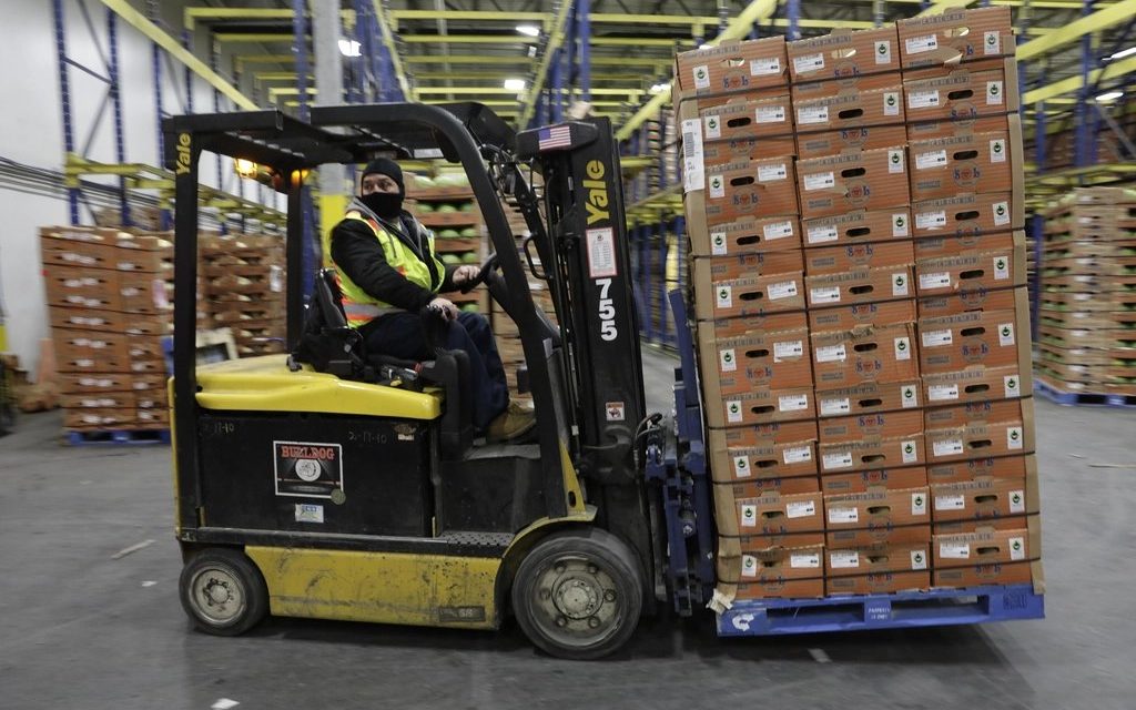 Forkliftle palet yükleme